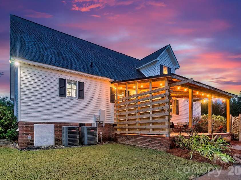 176 Griffin Road, Pageland, SC 29728.  MLS# CAR4307354, YatesRealty ID 13254. 