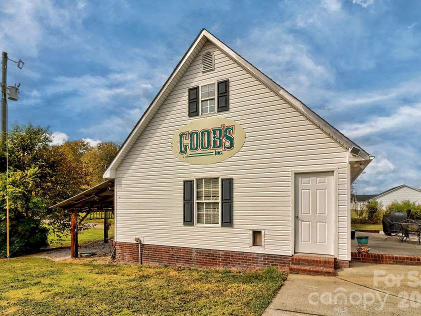 176 Griffin Road, Pageland, SC 29728.  MLS# CAR4307354, YatesRealty ID 13254. 
