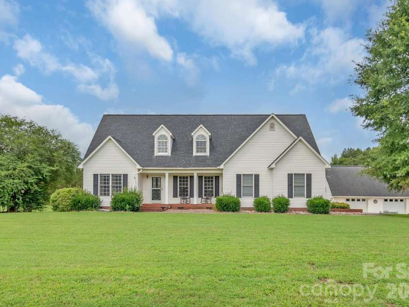 176 Griffin Road, Pageland, SC 29728.  MLS# CAR4307354, YatesRealty ID 13254. 