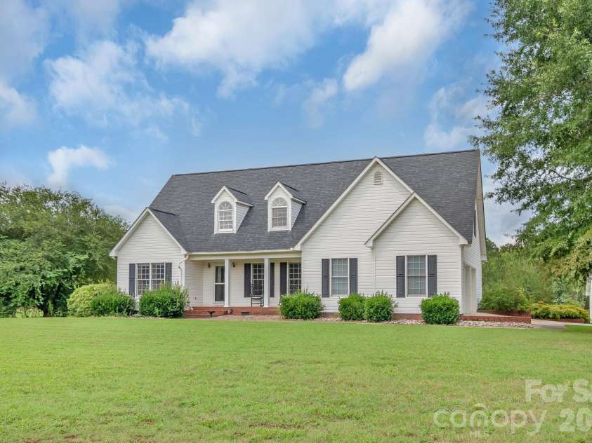 176 Griffin Road, Pageland, SC 29728.  MLS# CAR4307354, YatesRealty ID 13254. 