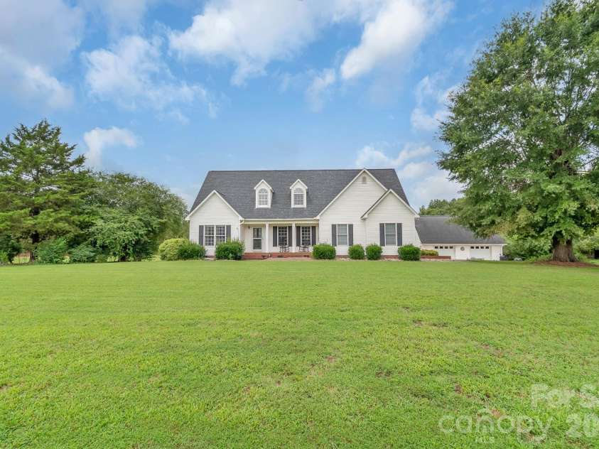 176 Griffin Road, Pageland, SC 29728.  MLS# CAR4307354, YatesRealty ID 13254. 