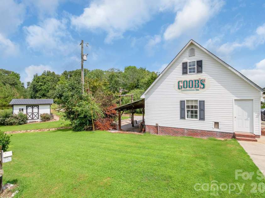 176 Griffin Road, Pageland, SC 29728.  MLS# CAR4307354, YatesRealty ID 13254. 