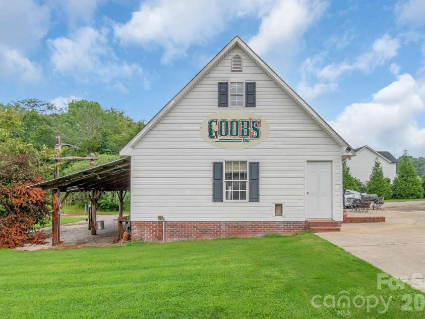 176 Griffin Road, Pageland, SC 29728.  MLS# CAR4307354, YatesRealty ID 13254. 