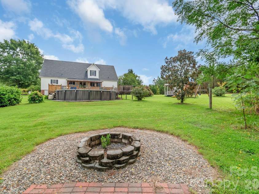 176 Griffin Road, Pageland, SC 29728.  MLS# CAR4307354, YatesRealty ID 13254. 
