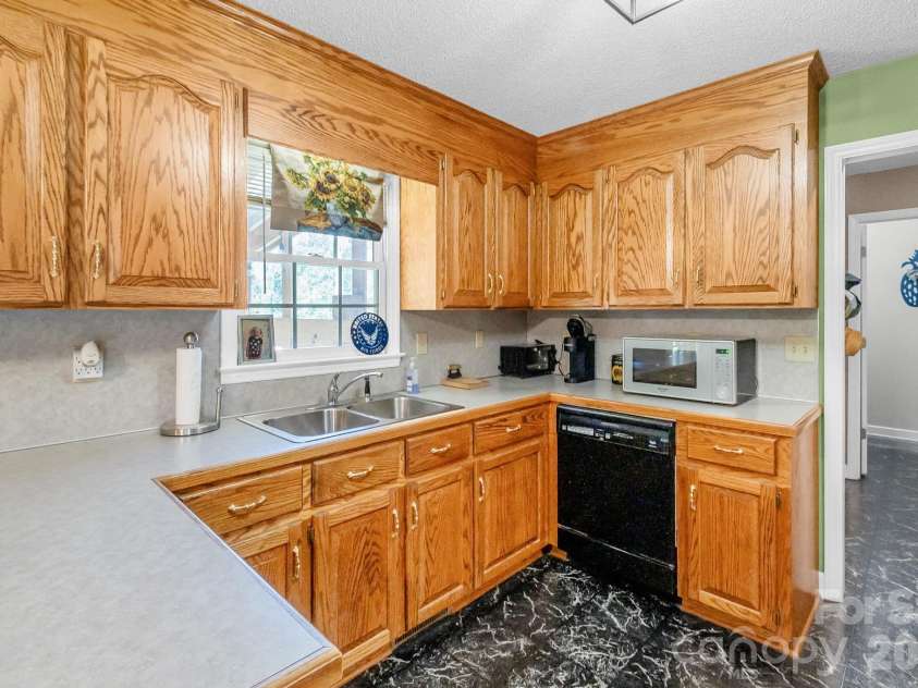 176 Griffin Road, Pageland, SC 29728.  MLS# CAR4307354, YatesRealty ID 13254. 
