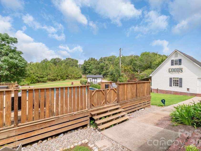 176 Griffin Road, Pageland, SC 29728.  MLS# CAR4307354, YatesRealty ID 13254. 