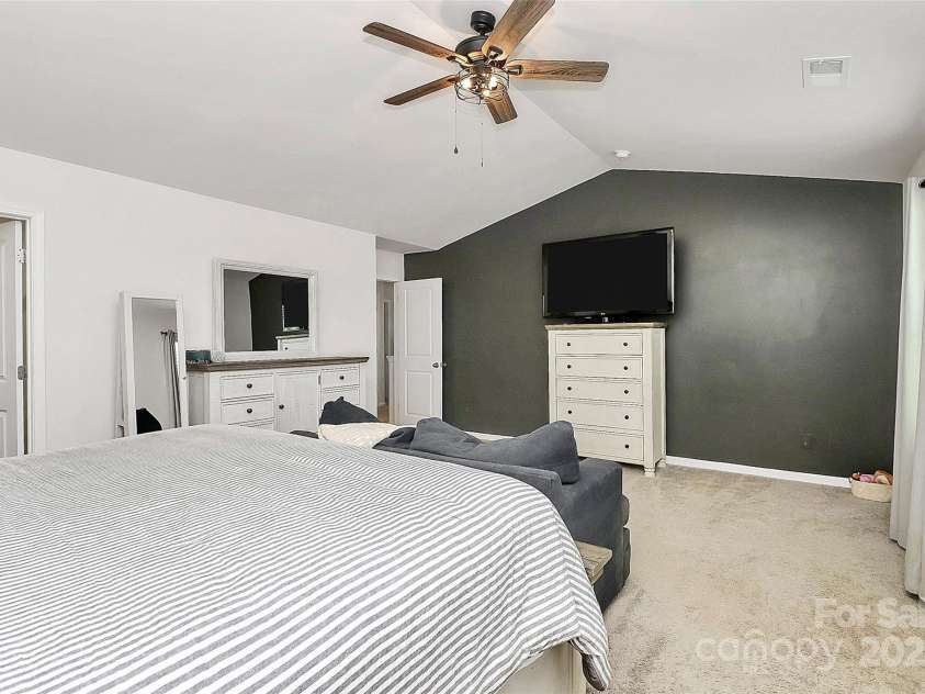 9203 Mackinaw Drive, Gastonia, NC 28056.  MLS# CAR4221927, YatesRealty ID 13254. Primary Bedroom