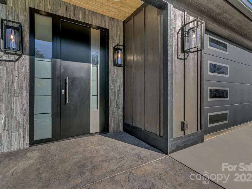 97 Scott Meadows Drive, Asheville, NC 28806.  MLS# CAR4238193, YatesRealty ID 13255. 