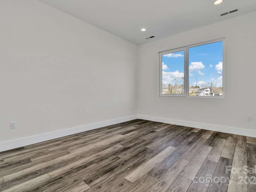 97 Scott Meadows Drive, Asheville, NC 28806.  MLS# CAR4238193, YatesRealty ID 13255. 