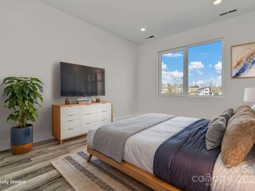 97 Scott Meadows Drive, Asheville, NC 28806.  MLS# CAR4238193, YatesRealty ID 13255. VIRTUALLY STAGED