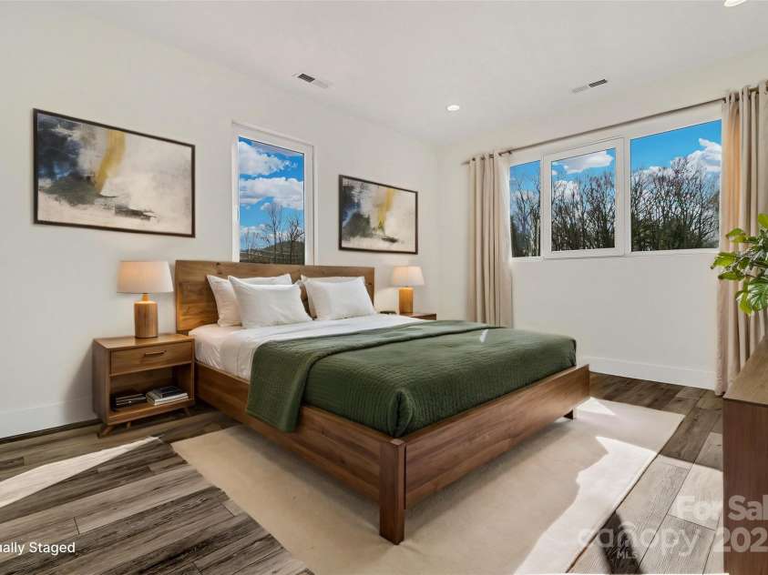 97 Scott Meadows Drive, Asheville, NC 28806.  MLS# CAR4238193, YatesRealty ID 13255. VIRTUALLY STAGED