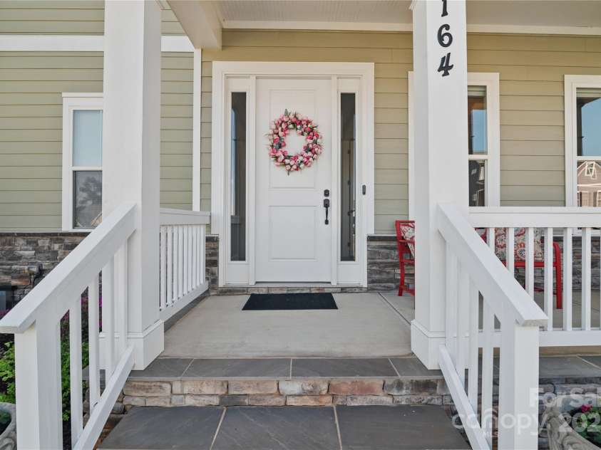 164 Riverstone Drive, Davidson, NC 28036.  MLS# CAR4245511, YatesRealty ID 13256. 