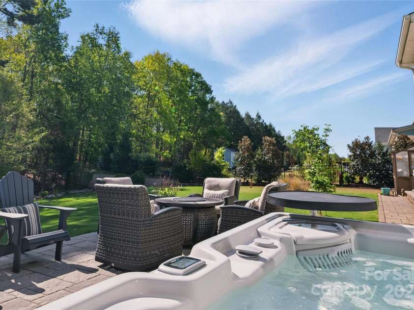 164 Riverstone Drive, Davidson, NC 28036.  MLS# CAR4245511, YatesRealty ID 13256. 