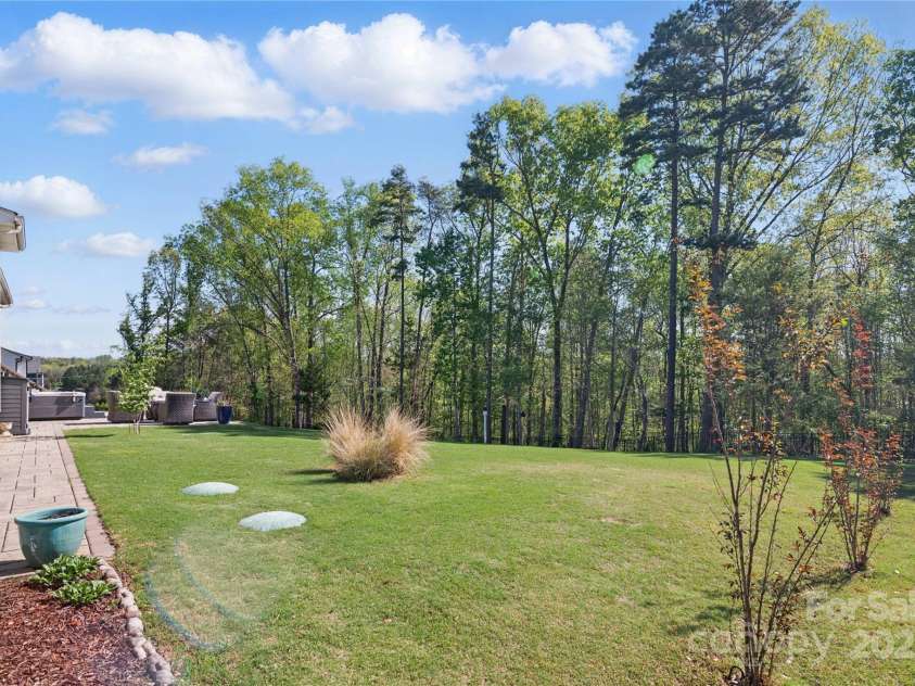 164 Riverstone Drive, Davidson, NC 28036.  MLS# CAR4245511, YatesRealty ID 13256. 