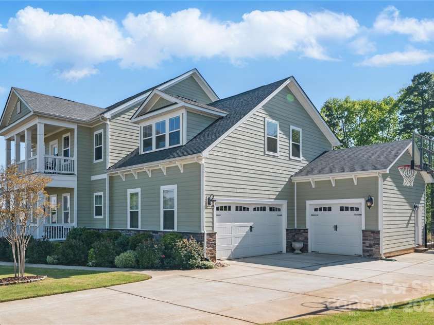 164 Riverstone Drive, Davidson, NC 28036.  MLS# CAR4245511, YatesRealty ID 13256. 