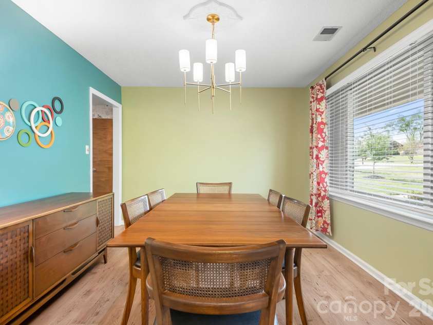 676 Sunridge Drive, Lincolnton, NC 28092.  MLS# CAR4368519, YatesRealty ID 13256. 