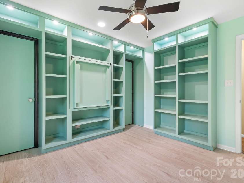 676 Sunridge Drive, Lincolnton, NC 28092.  MLS# CAR4368519, YatesRealty ID 13256. 