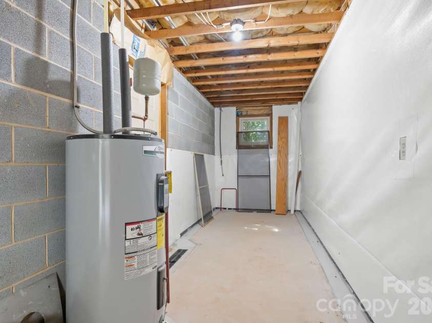 676 Sunridge Drive, Lincolnton, NC 28092.  MLS# CAR4368519, YatesRealty ID 13256. 
