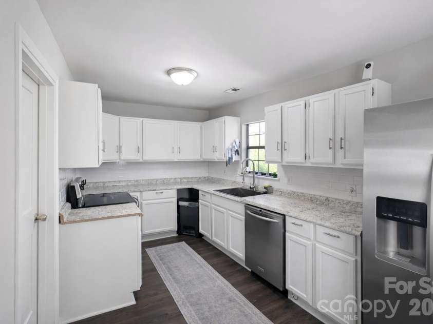 5812 Stone Bluff Court, Charlotte, NC 28214.  MLS# CAR4369652, YatesRealty ID 13257. 