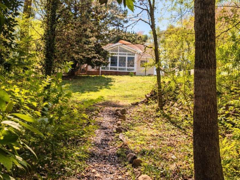5812 Stone Bluff Court, Charlotte, NC 28214.  MLS# CAR4369652, YatesRealty ID 13257. 