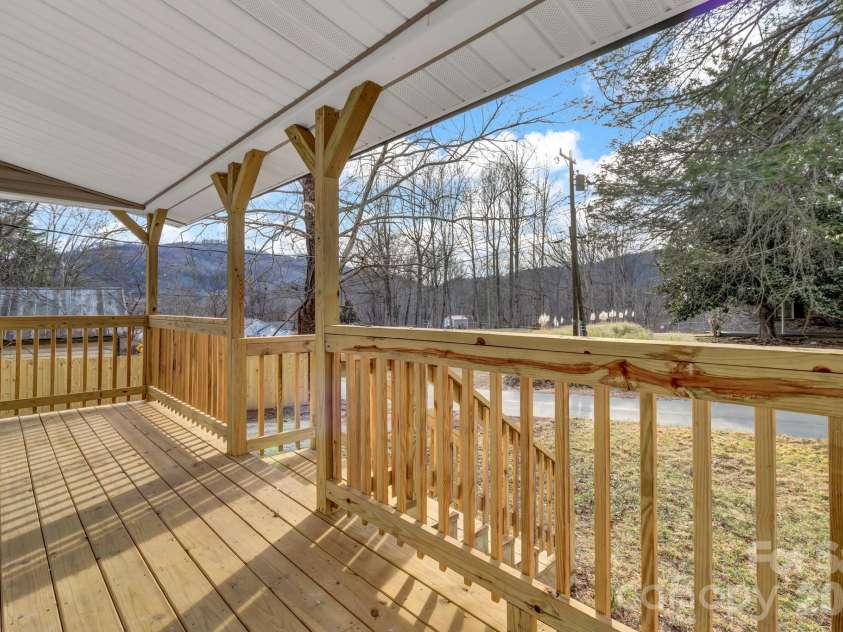 246 Marion Street, Marion, NC 28752.  MLS# CAR4341542, YatesRealty ID 13259. 