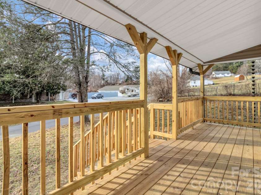 246 Marion Street, Marion, NC 28752.  MLS# CAR4341542, YatesRealty ID 13259. 