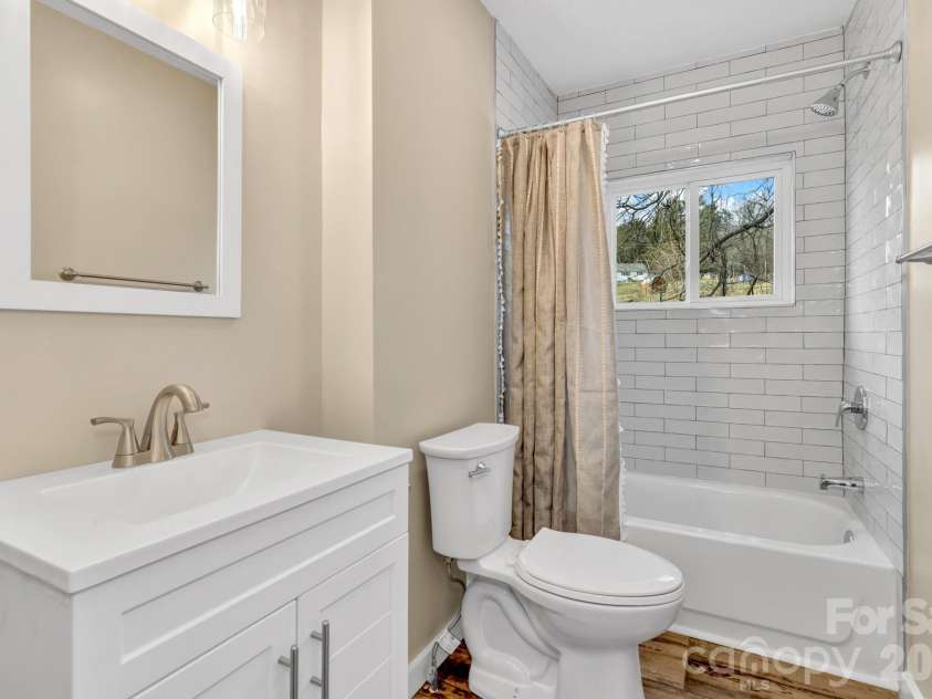 246 Marion Street, Marion, NC 28752.  MLS# CAR4341542, YatesRealty ID 13259. 