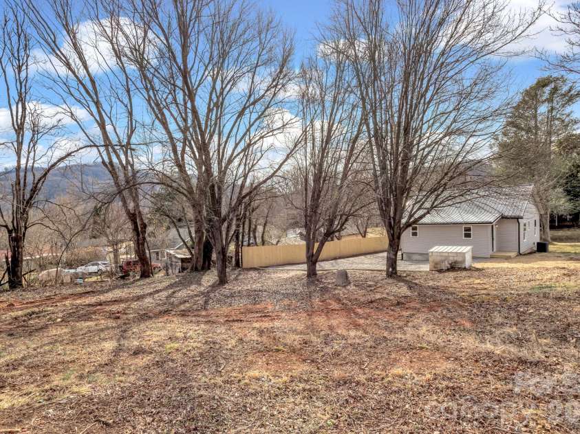 246 Marion Street, Marion, NC 28752.  MLS# CAR4341542, YatesRealty ID 13259. 