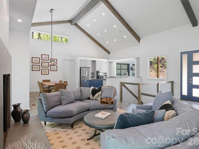 26 Hickory Top Lane, Asheville, NC 28805.  MLS# CAR4250259, YatesRealty ID 1326. 