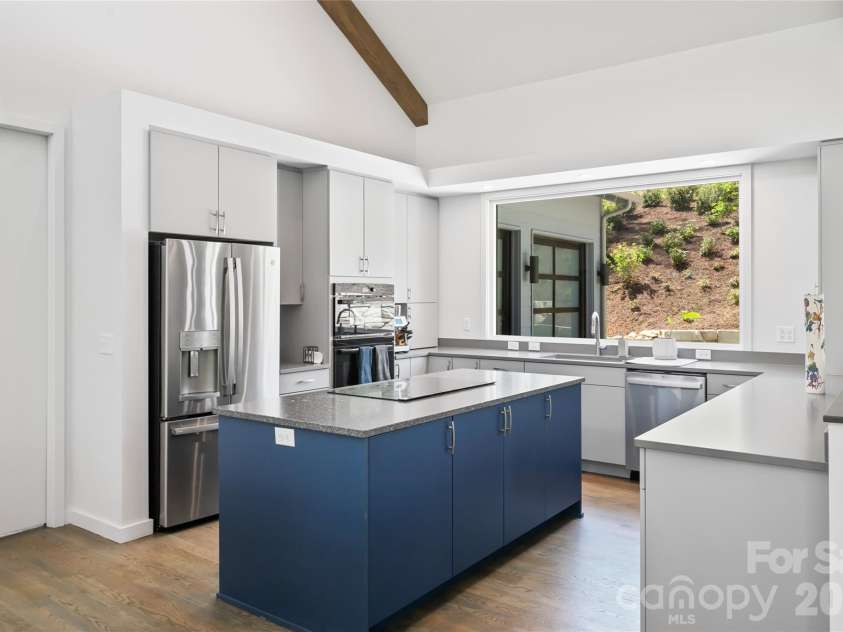26 Hickory Top Lane, Asheville, NC 28805.  MLS# CAR4250259, YatesRealty ID 1326. 