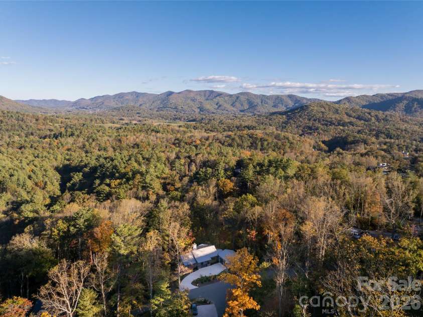 26 Hickory Top Lane, Asheville, NC 28805.  MLS# CAR4250259, YatesRealty ID 1326. 