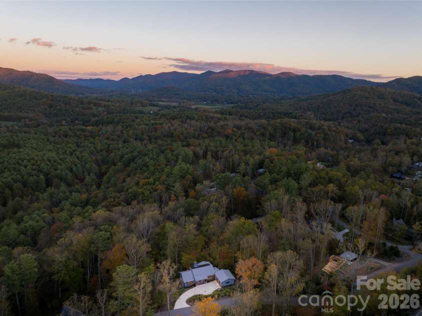 26 Hickory Top Lane, Asheville, NC 28805.  MLS# CAR4250259, YatesRealty ID 1326. 