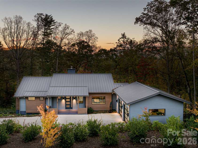 26 Hickory Top Lane, Asheville, NC 28805.  MLS# CAR4250259, YatesRealty ID 1326. 