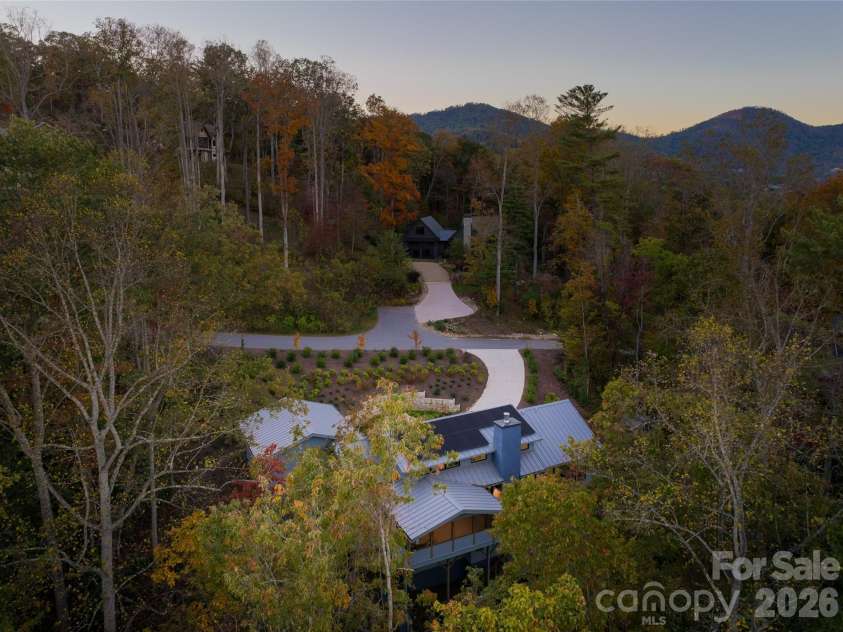 26 Hickory Top Lane, Asheville, NC 28805.  MLS# CAR4250259, YatesRealty ID 1326. 