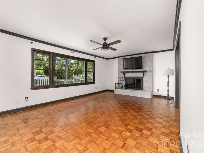 552 Blue Rock Drive, Charlotte, NC 28213.  MLS# CAR4250851, YatesRealty ID 13260. 