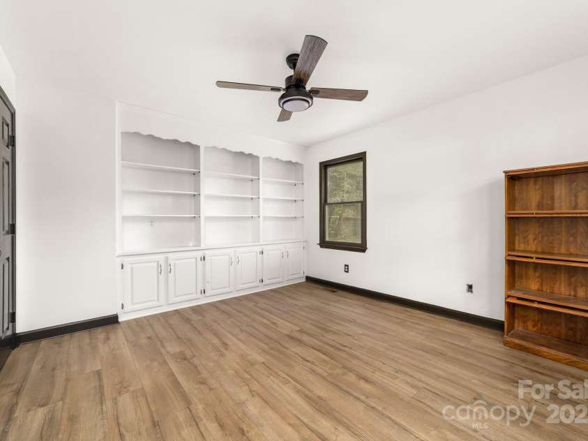 552 Blue Rock Drive, Charlotte, NC 28213.  MLS# CAR4250851, YatesRealty ID 13260. 