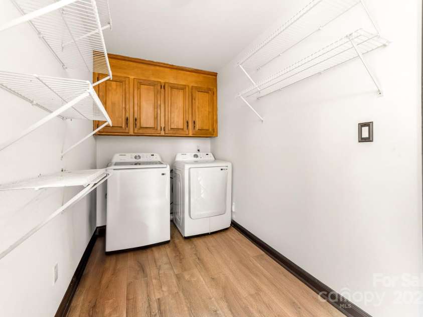 552 Blue Rock Drive, Charlotte, NC 28213.  MLS# CAR4250851, YatesRealty ID 13260. 