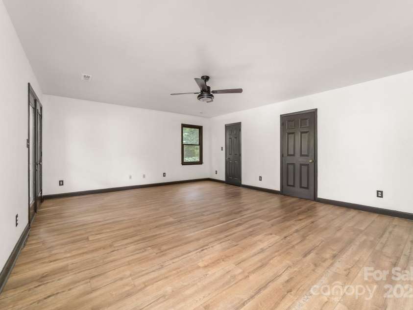 552 Blue Rock Drive, Charlotte, NC 28213.  MLS# CAR4250851, YatesRealty ID 13260. 