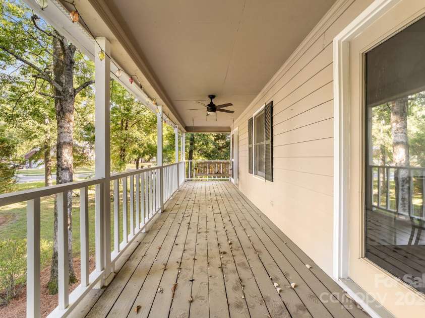 552 Blue Rock Drive, Charlotte, NC 28213.  MLS# CAR4250851, YatesRealty ID 13260. 