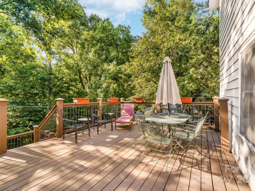 552 Blue Rock Drive, Charlotte, NC 28213.  MLS# CAR4250851, YatesRealty ID 13260. 
