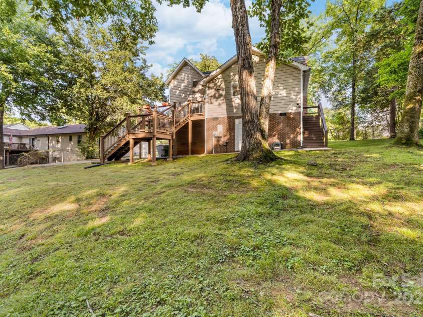 552 Blue Rock Drive, Charlotte, NC 28213.  MLS# CAR4250851, YatesRealty ID 13260. 