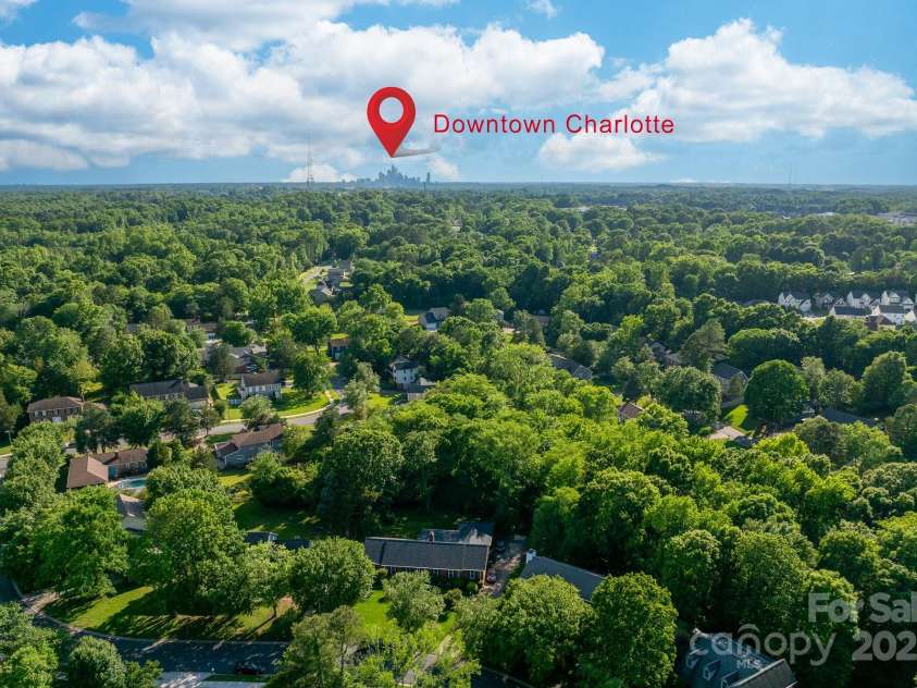 552 Blue Rock Drive, Charlotte, NC 28213.  MLS# CAR4250851, YatesRealty ID 13260. 