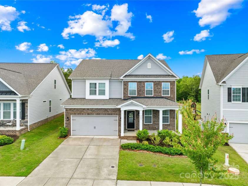 2007 Lydney Circle, Waxhaw, NC 28173.  MLS# CAR4252911, YatesRealty ID 13261. 