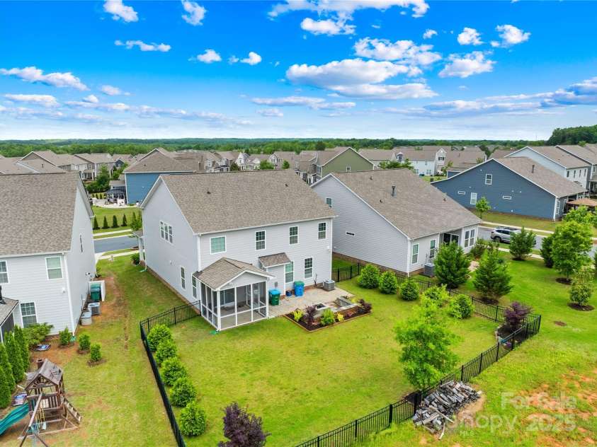 2007 Lydney Circle, Waxhaw, NC 28173.  MLS# CAR4252911, YatesRealty ID 13261. 