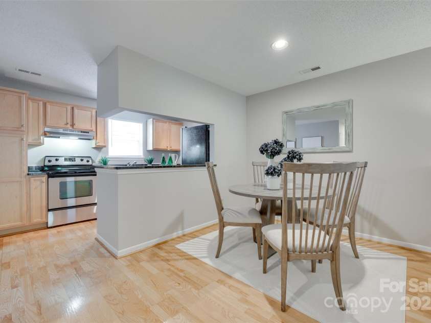 2209 Sumner Green Avenue, Charlotte, NC 28203.  MLS# CAR4254049, YatesRealty ID 13262. Dining Area open to Kitchen