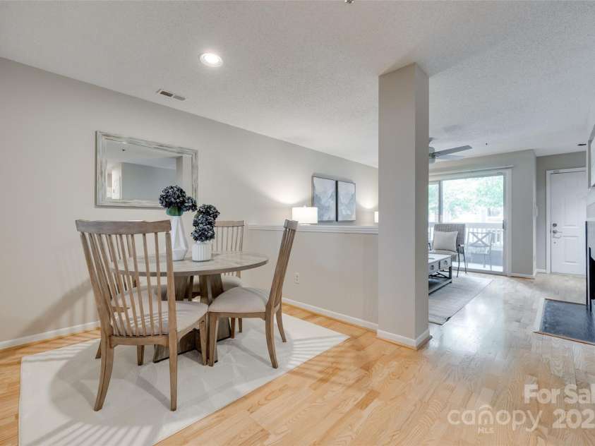 2209 Sumner Green Avenue, Charlotte, NC 28203.  MLS# CAR4254049, YatesRealty ID 13262. Open Dining Area