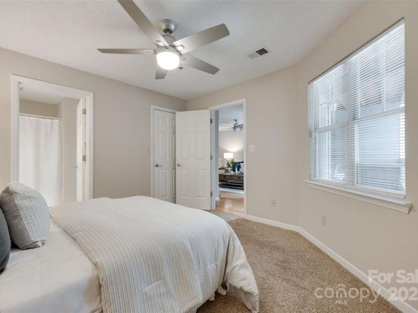 2209 Sumner Green Avenue, Charlotte, NC 28203.  MLS# CAR4254049, YatesRealty ID 13262. Primary Bedroom