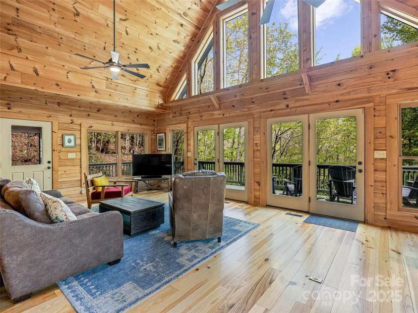 130 Greenfield Circle, Brevard, NC 28712.  MLS# CAR4252528, YatesRealty ID 13263. 