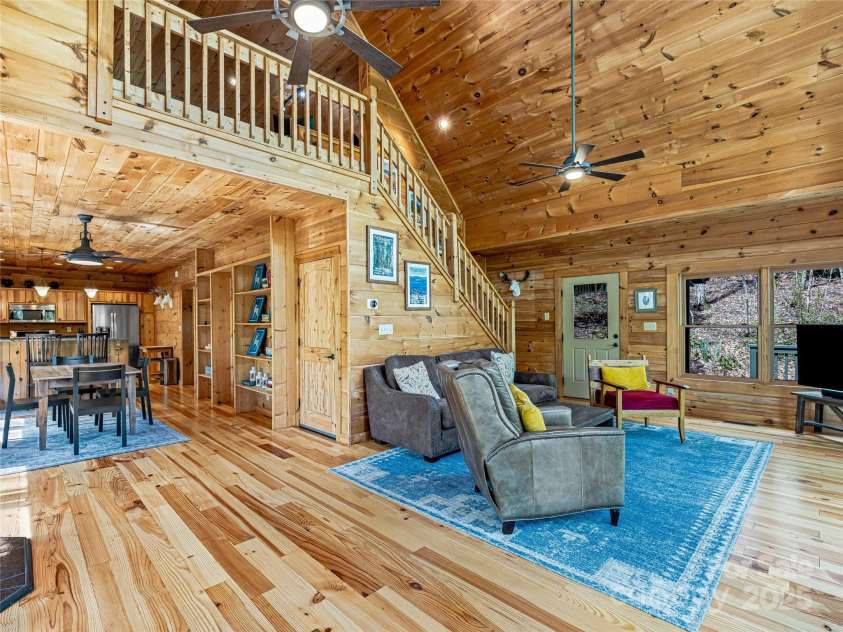 130 Greenfield Circle, Brevard, NC 28712.  MLS# CAR4252528, YatesRealty ID 13263. 