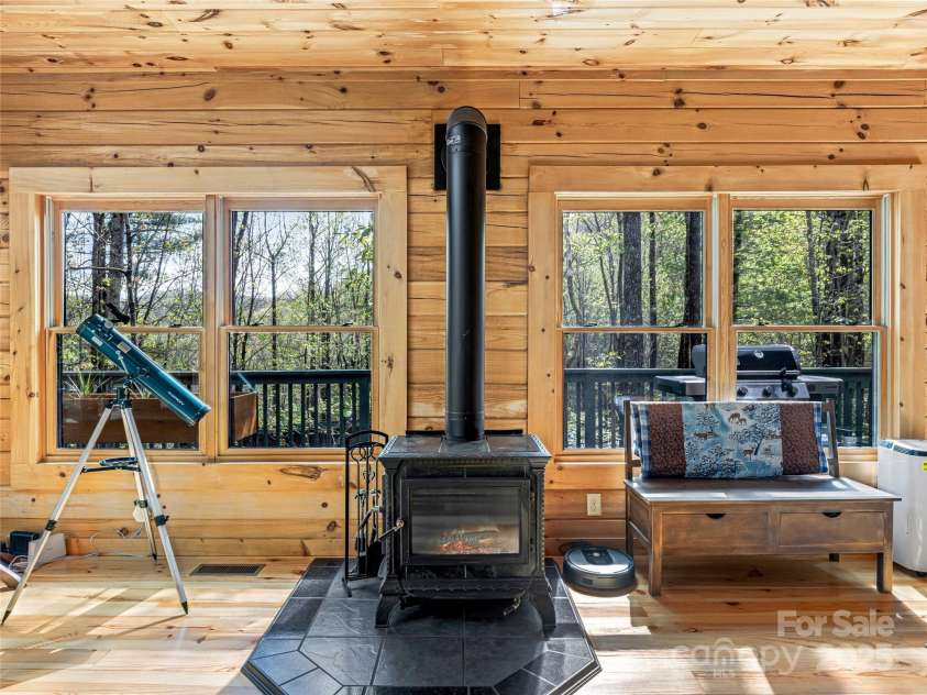 130 Greenfield Circle, Brevard, NC 28712.  MLS# CAR4252528, YatesRealty ID 13263. 